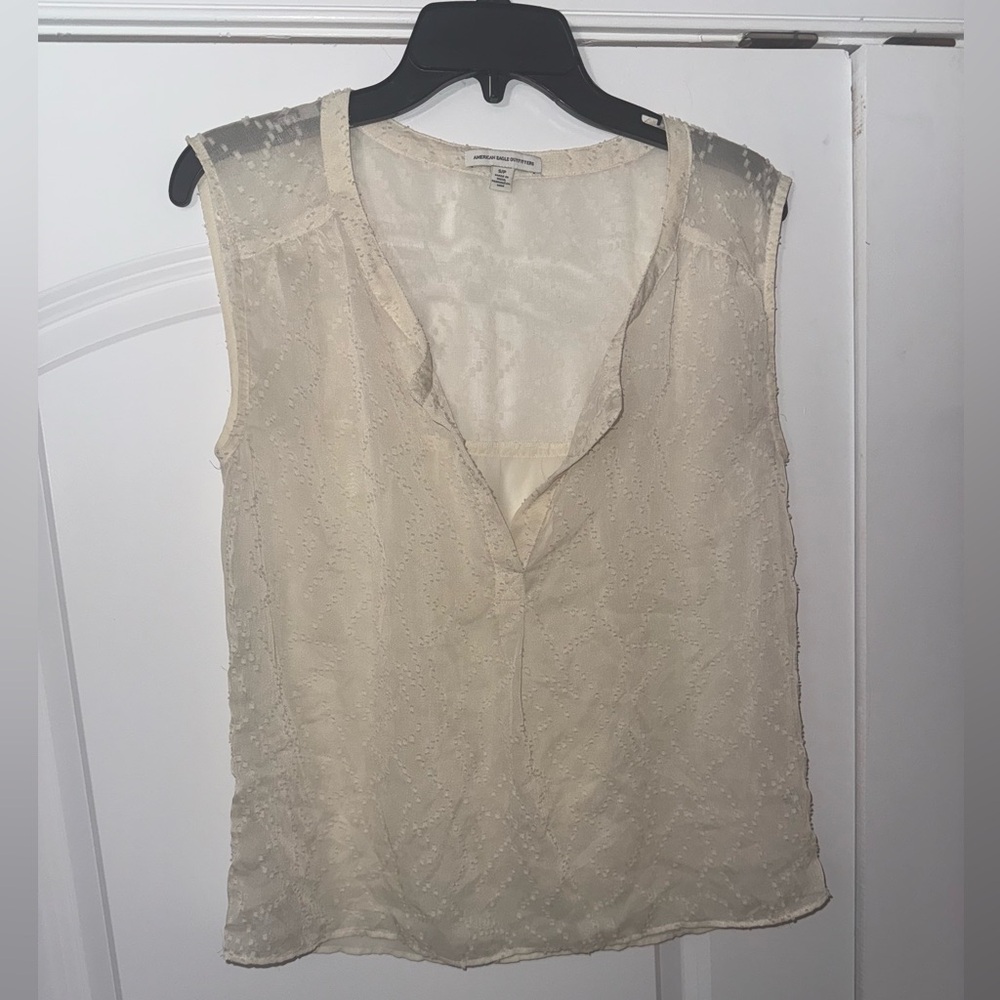 American Eagle 🦅 Cream V-Neck Sleeveless Sheer Swiss Dot Design Blouse